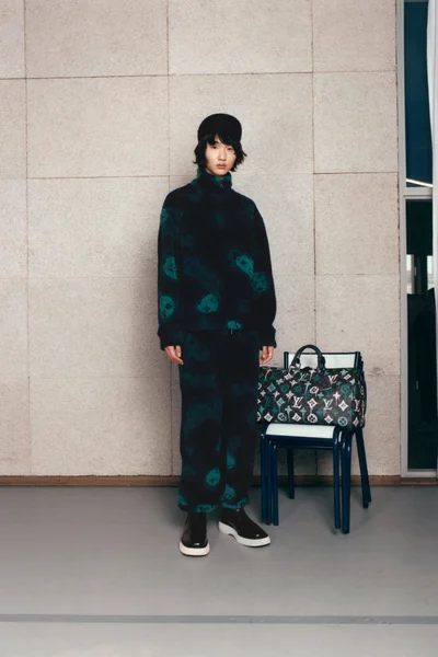 Look 17